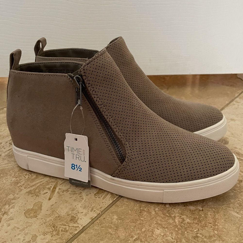 NWT Time&Tru Memory Foam Zip Ankle-High Sneaker